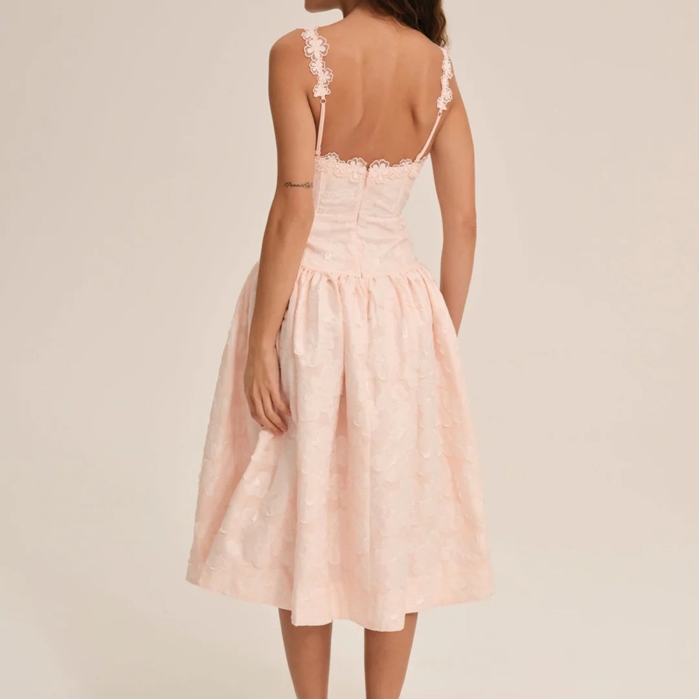 Florence For Love And Lemons Blush Floral Midi Dress - Picture 5 of 9